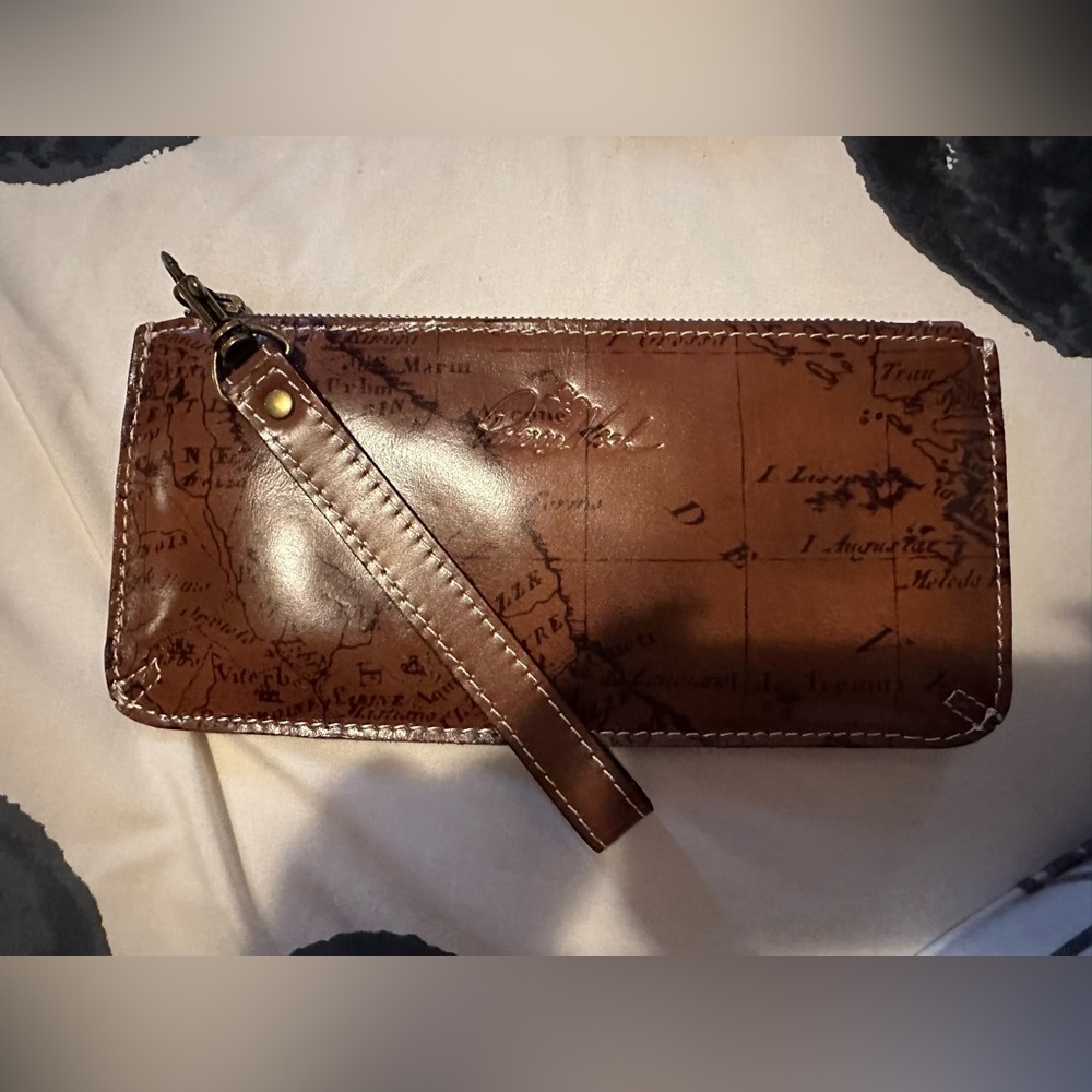 Patricia Nash removable wristlet
